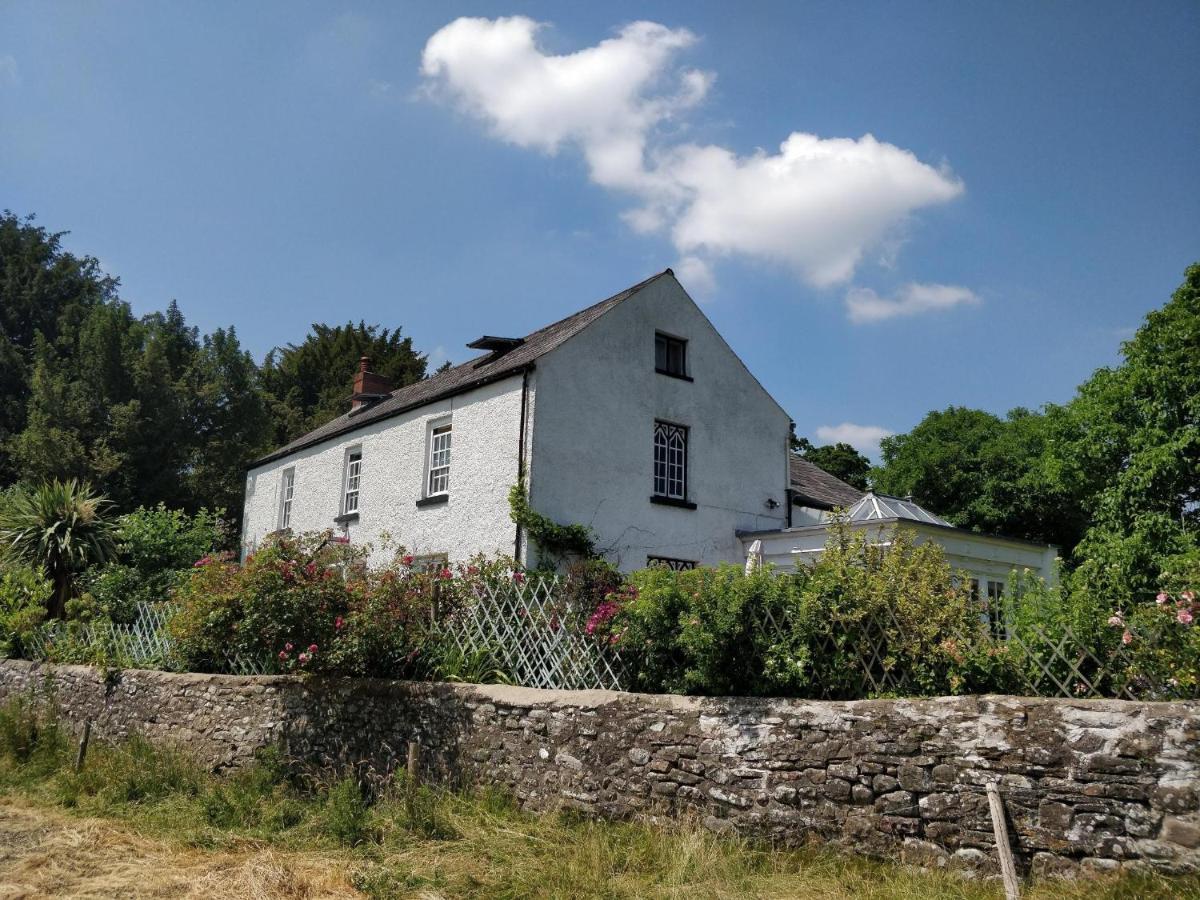 The Old Rectory Bed & Breakfast 애버게이브니 외부 사진