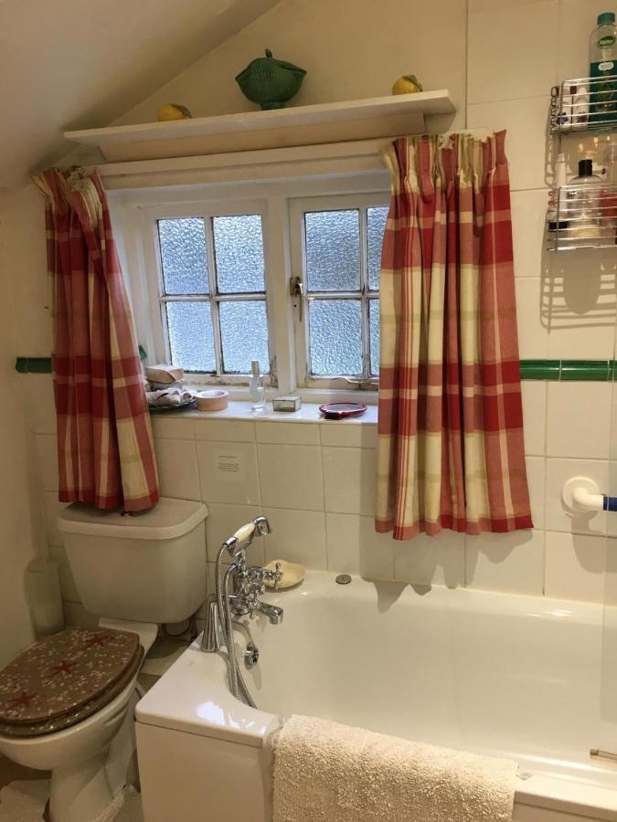 The Old Rectory Bed & Breakfast 애버게이브니 외부 사진